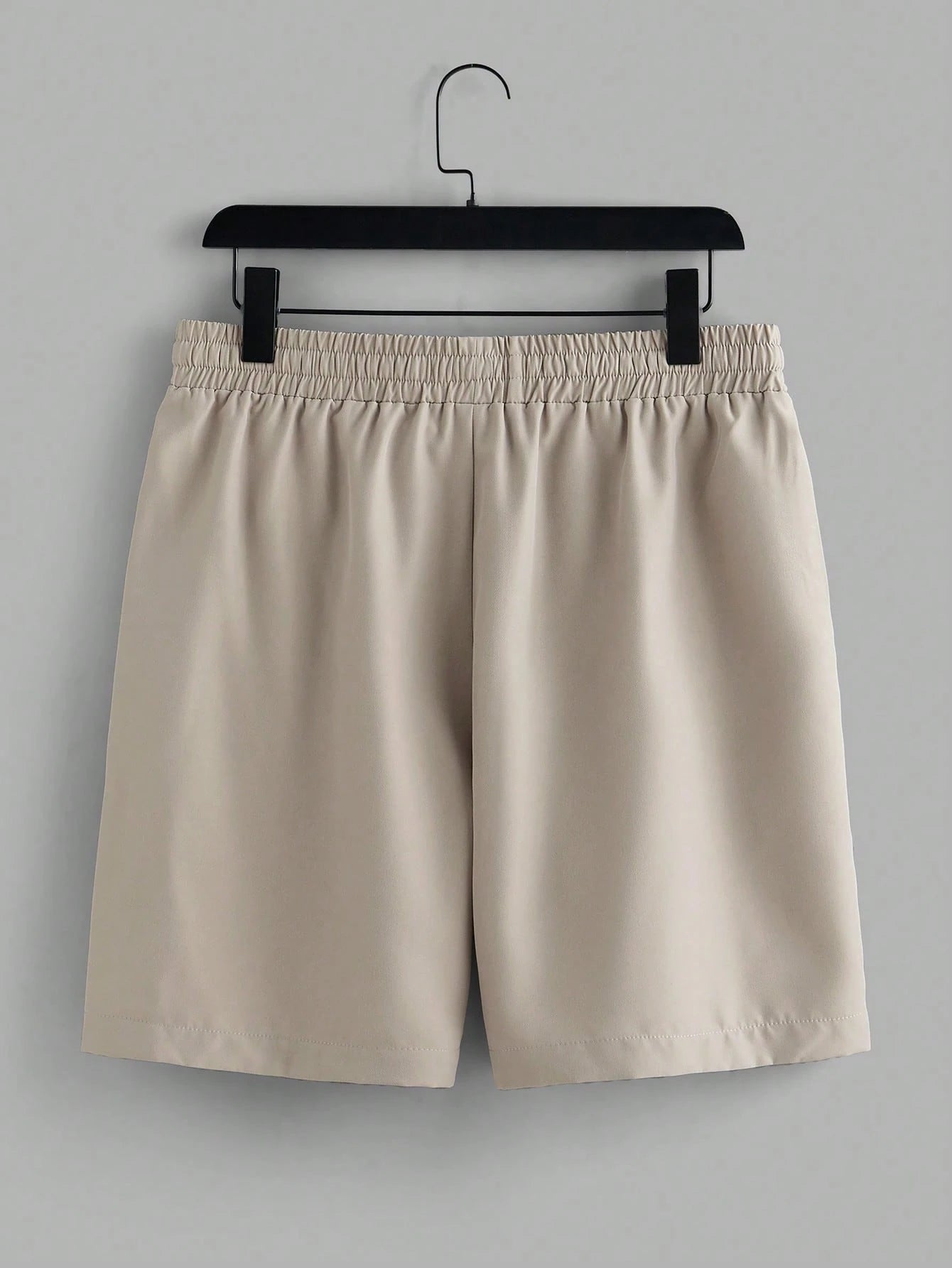 Short-sleeve shirt and drawstring-waist shorts set made from breathable mesh fabric