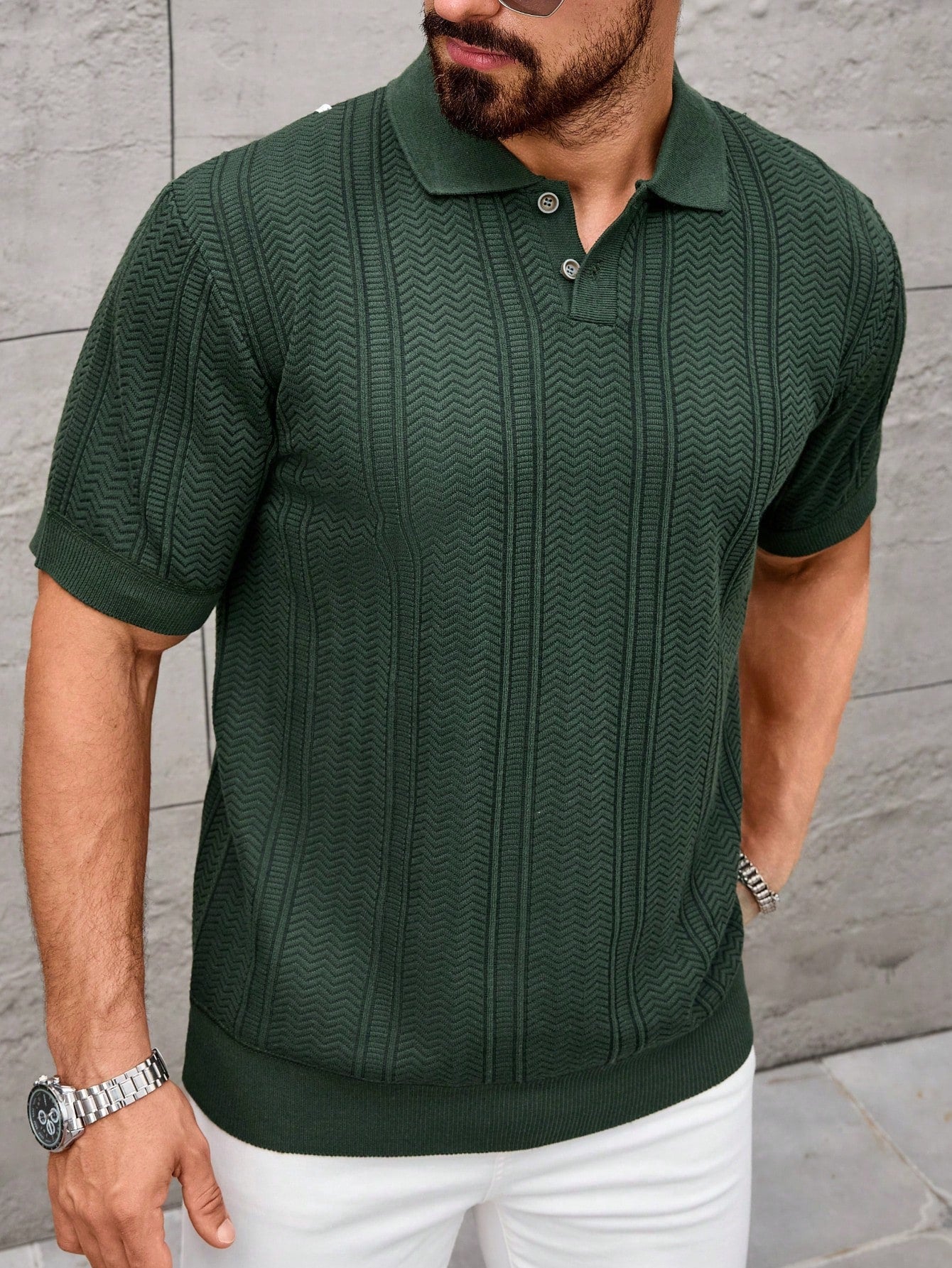 Men's suit (shirt and trousers) with a comfortable fit and simple design, featuring half buttons, suitable for summer.